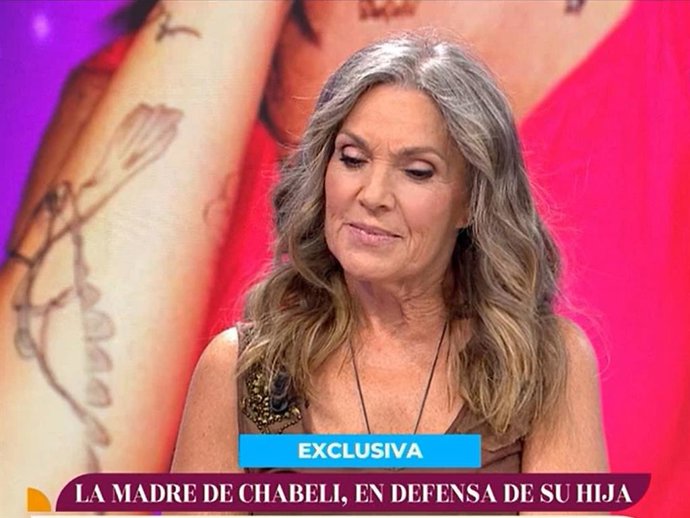 ISABEL, MADRE DE CHABELI NAVARRO, EN 'Y AHORA SONSOLES'.