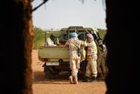 La junta de Níger suspende las actividades de los partidos políticos y critica a Francia por un aterrizaje en Niamey