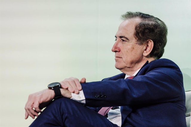 Archivo - El presidente de MAPFRE, Antonio Huertas, interviene en la mesa redonda: 'El papel del seguro en la sostenibilidad', durante un encuentro Finresp 2023, en el Auditorio Rafael del Pino, a 1 de marzo de 2023, en Madrid (España). El encuentro se en