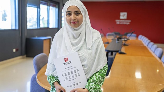 Mahum Hayat obtiene su doctorado por la Universidad de La Rioja.