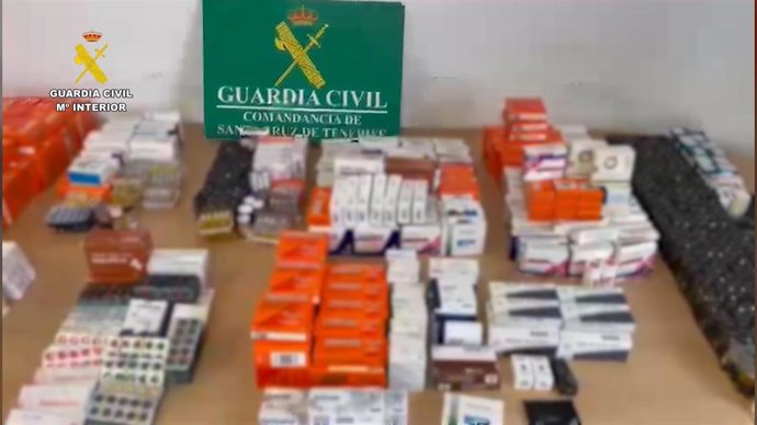 Imagen de productos incautados en Tenerife a un hombre que llevaba en su vehículo más de 150.000 dosis de anabolizantes y esteroides