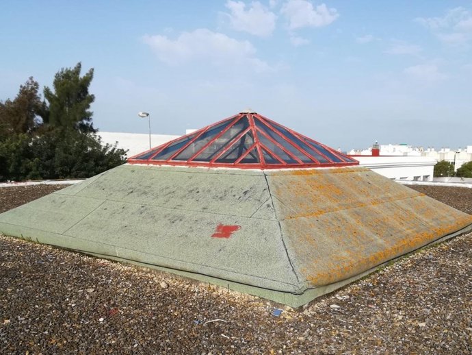 Cubierta de la Escuela Infantil Blas Infante de San Fernando.