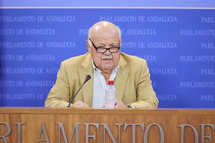 El presidente del Parlamento de Andalucía, Jesús Aguirre, este viernes en rueda de prensa