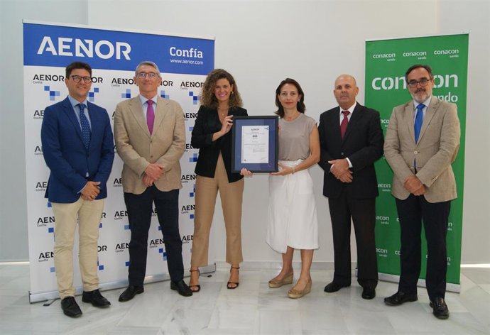 Entrega de Aenor a la empresa Conacon Sando con la normativa ISO 39001 de Seguridad Vial en Andalucía.