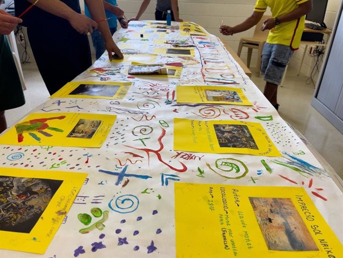 Unos 1.000 presos participan este julio y agosto en la primera escuela de verano en las cárceles catalanas.