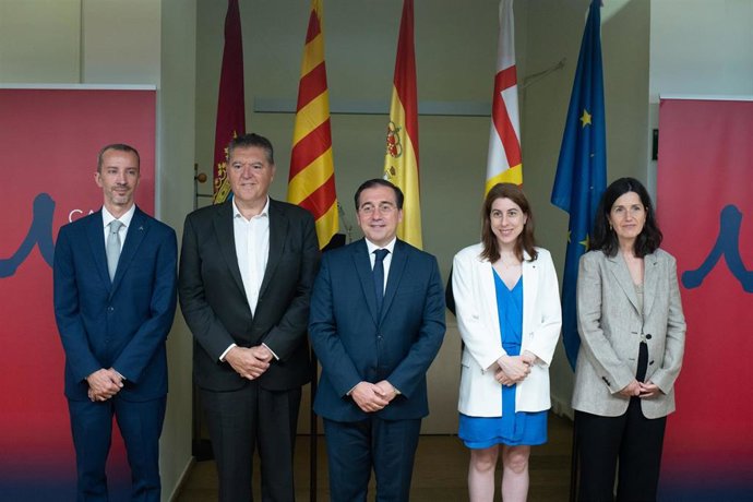 Inauguración de la nueva sede provisional de Casa Asia con Javier Parrondo, Pau Solanilla, José Manuel Albares, Anna Dotor y Adelaida Rodríguez.