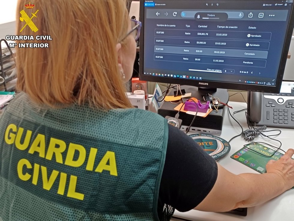 Archivo - Agente de la Guardia Civil