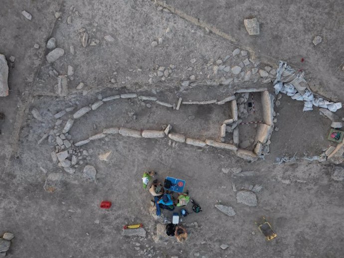 Estructura funeraria en el yacimiento de Teba