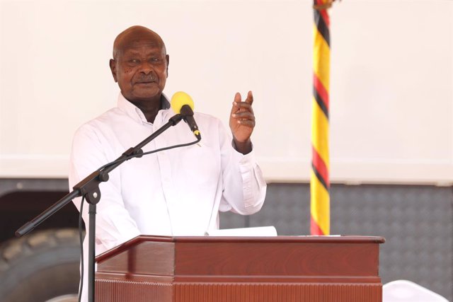 Archivo - KIKUUBE (UGANDA), Jan. 24, 2023  -- Ugandan President Yoweri Museveni speaks during a launch of the drilling process at the Kingfisher Oil Field in Kikuube, Uganda, on Jan. 24, 2023. Uganda on Tuesday started the drilling of oil for commercial p