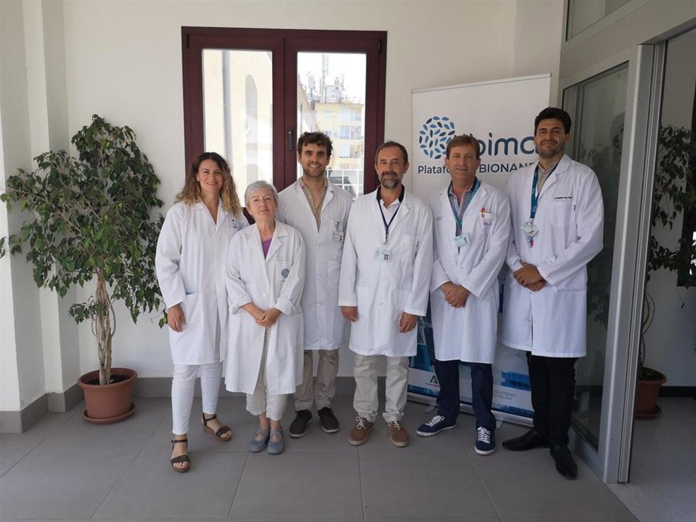 Grupos de investigadores sobre las mejoras en la salud de personas con obesidad y prediabetes que produce aceite de oliva virgen extra.