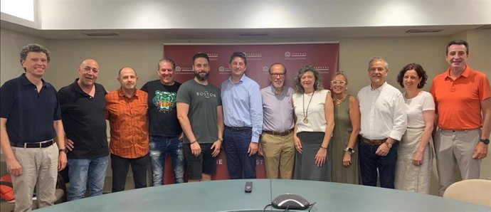 Representantes de Femeval, UGT y CCOO en la firma del convenio del metal para la provincia de Valencia