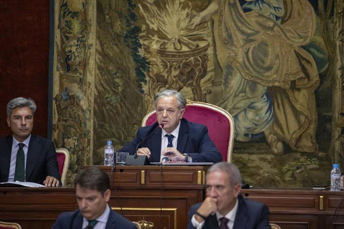 El presidente de la Diputación de Córdoba, Salvador Fuentes, en el Pleno de agosto.