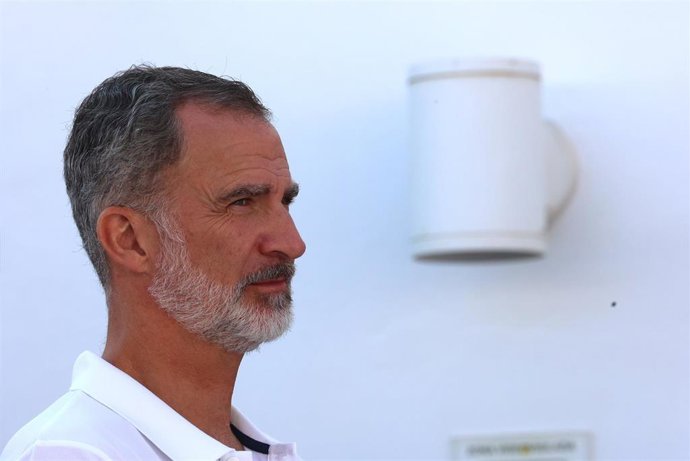 Archivo - El rey Felipe VI, en un acto en el club náutico de Palma, a 3 de agosto de 2022.