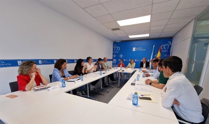 Reunión de la conselleira de Infraestruturas e Mobilidade, Ethel Vázquez, con representantes de los municipios que se abastecen del Lérez.