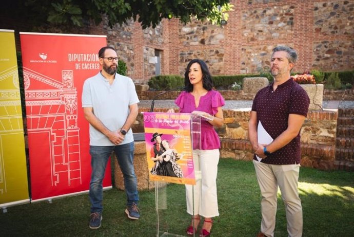 Presentación de las actuaciones en la provincia de Cáceres en el marco del Festival de los Pueblos del Mundo