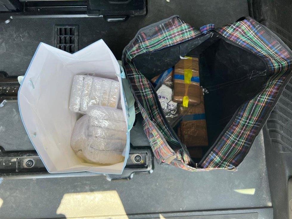 La Policía Local detiene tras una larga persecución a un individuo con 3,5 kilos de hachís y 100 gramos de cocaína