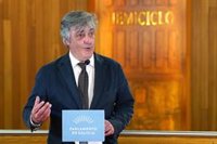 El "profesor Puy" se despide de O Hórreo emocionado, con un aplauso unánime y elogios de sus rivales políticos