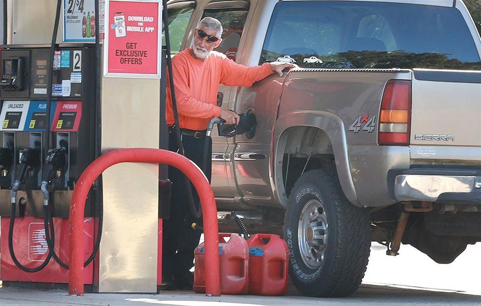 Archivo - Foto de archivo de una gasolinera de Estados Unidos