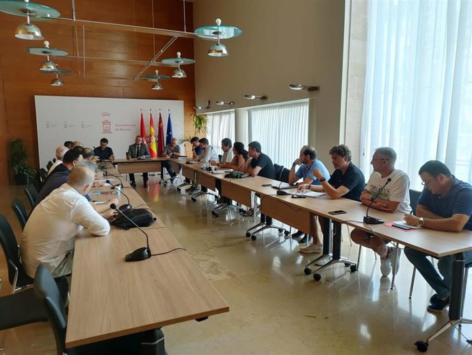 El teniente de alcalde de Desarrollo Urbano y Ciudad Inteligente, José Guillén, preside la primera reunión de la Mesa de Negociación del Ayuntamiento de Murcia