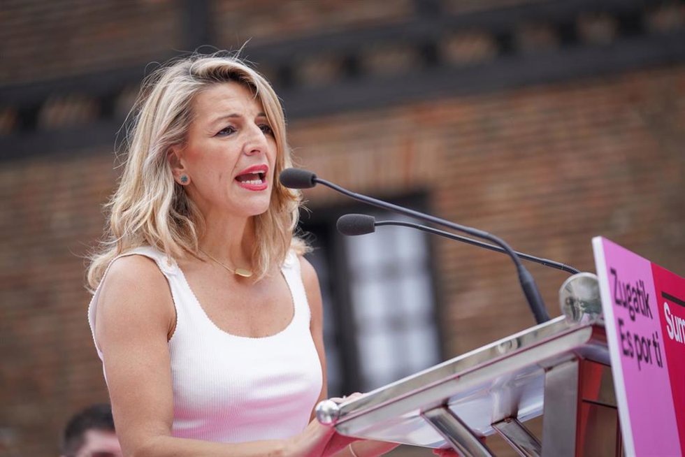 La líder de Sumar y vicepresidenta segunda y ministra de Trabajo y Economía Social, Yolanda Díaz, interviene en un acto de campaña.