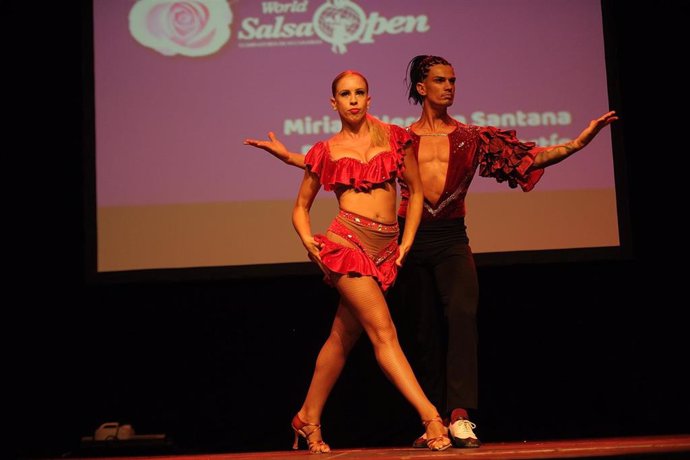 Archivo - Imagen de archivo de los ganadores del Canarias Salsa Open en 2022