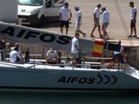 El Rey Felipe VI deja ver su faceta más humana en el 'Aifos': se prepara sus zapatillas, ajusta su gorra y se echa crema