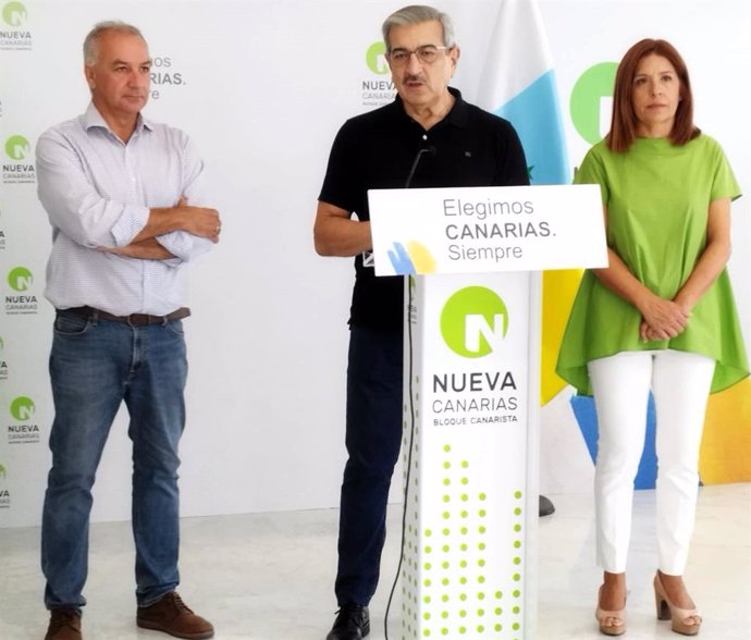 Luis Campos, Román Rodríguez y Carmen Hernández tras la reunión de la ejecutiva de Nueva Canarias-Bloque Canarista