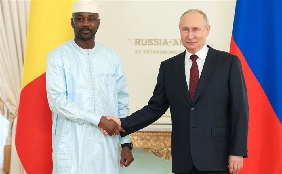 Assimi Goita y Vladimir Putin