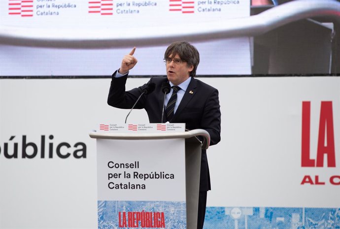 Archivo - Arxivo - L'expresident de la Generalitat de Catalunya Carles Puigdemont intervé en  l'acte del Consell de la República a Perpiny (Frana) a 29 de febrer de 2020.