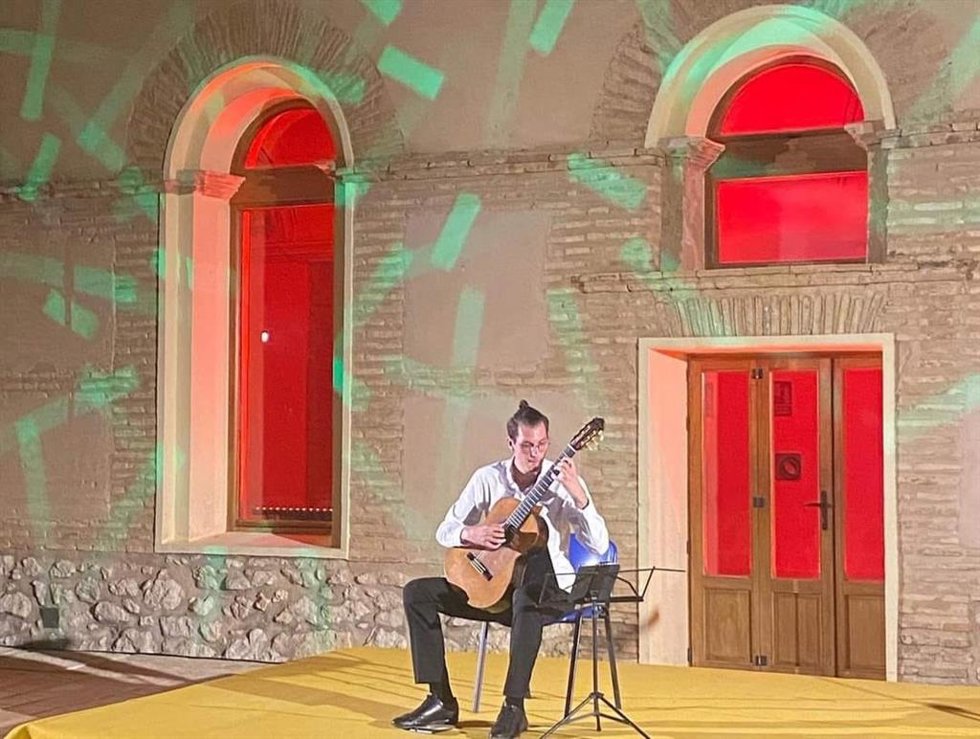 El turco zberk Sarigül gana la tercera edición del Festival Internacional de Guitarra Ciudad de Mula