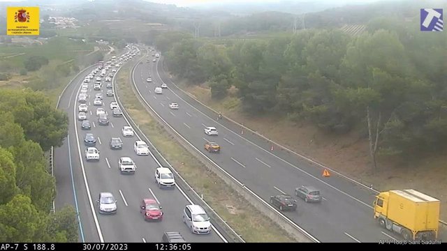 Cues de 9 quilòmetres a l'AP-7 entre Subirats i la Granada del Penedès (Barcelona)