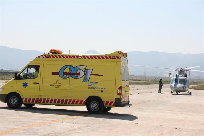 Archivo - Simulacro de la Gerencia de Urgencias y Emergencias Sanitarias 061 de la Región de Murcia 