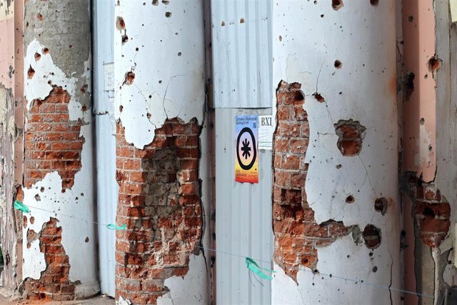 Archivo - Daños por un bombardeo ruso en Sumi, en el este de Ucrania