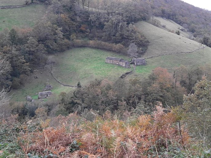 Archivo - Cabañas en la zona paisega