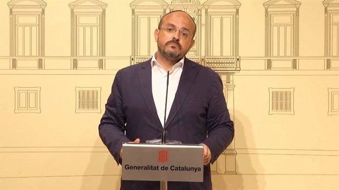 Archivo - Arxivo - El president del PP catal, Alejandro Fernández, en roda de premsa després de reunir-se amb el president del Govern, Pere Aragons.