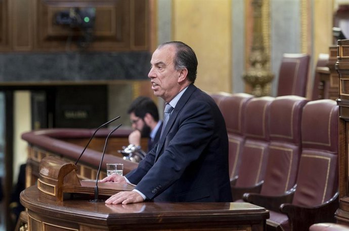 Archivo - El diputado Carlos García Adanero interviene durante una sesión plenaria en el Congreso, a 10 de mayo de 2023, en Madrid (España).