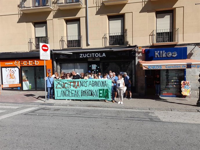 Imagen de la concentración de trabajadores de Zucitola