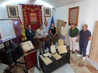 La Comunidad entrega al Ayuntamiento de Abanilla 3 documentos de los siglos XVII y XVIII recuperados por Guardia Civil