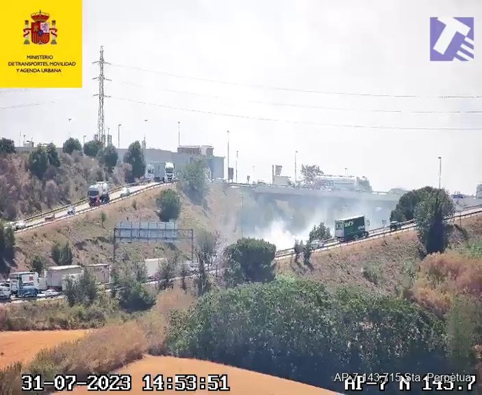 Un accidente corta la autopista AP-7 a la altura de Santa Perptua de Mogoda (Barcelona) en dirección norte.