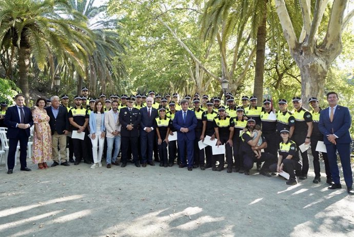 De la torre preside la toma de posesión de la XVI promoción de la Policía Local de Málaga