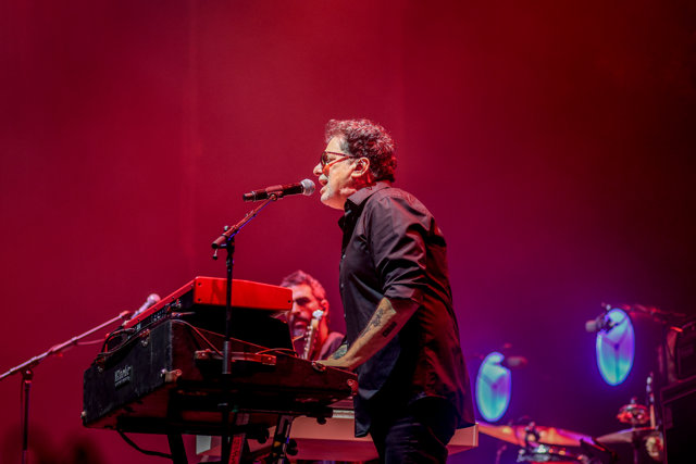 El cantautor Andrés Calamaro durante una actuación en las Noches del Botánico, a 11 de junio de 2023, en Madrid (España)