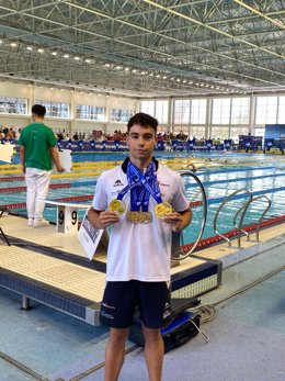 Iván Martínez, doble campeón absoluto de España de Natación