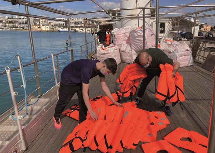 Rototom Sunsplash teje lazos con lAurora Grup de Suport para seguir salvando vidas en el mar