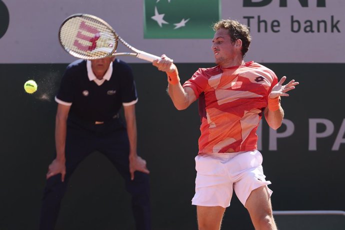 Archivo - Roberto Carballes Baena of Spain during day 1 of the 2023 French Open, Roland-Garros 2023, second Grand Slam tennis tournament of the year, on May 28, 2023 at stade Roland-Garros in Paris, France - Photo Jean Catuffe / DPPI