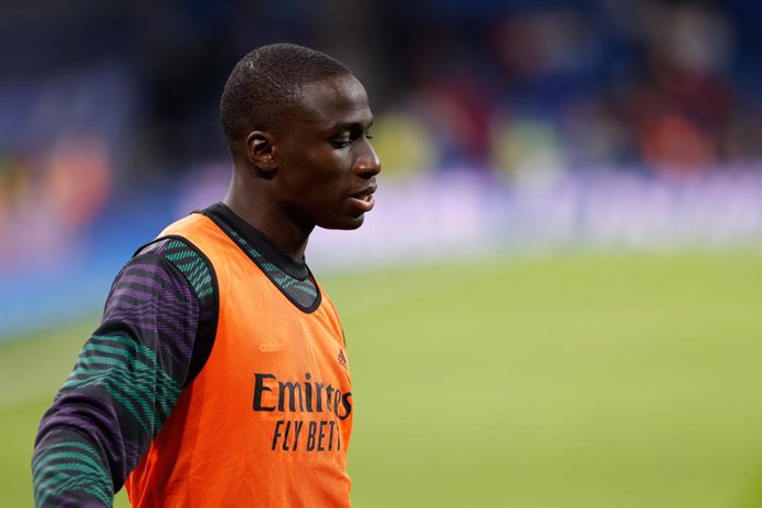 Archivo - Ferland Mendy of Real Madrid looks on during the spanish cup, Copa del Rey, Quarter Finals football match played between Real Madrid and Atletico de Madrid on January 26, 2023, in Madrid, Spain.