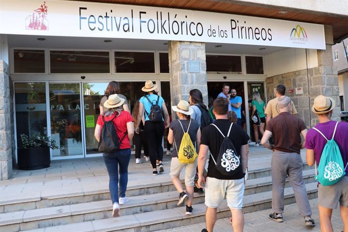 Festival Folklórico de los Pirineos.