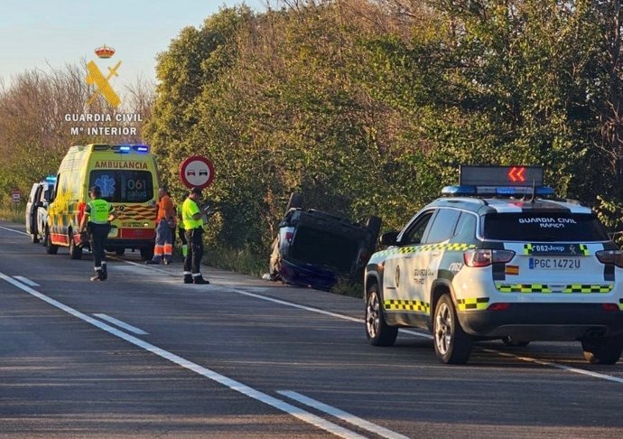 Lugar del accidente donde ha fallecido una mujer, en la N-240, en Castejón del Puente (Huesca).