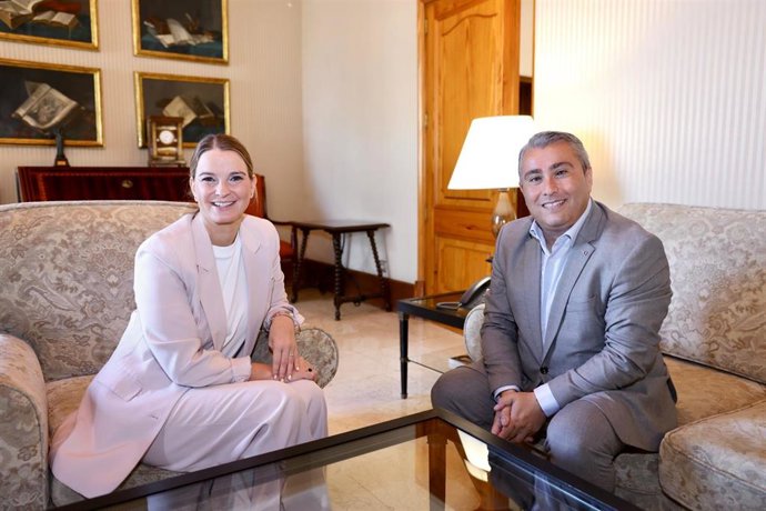 La presidenta del Govern, Marga Prohens, y el alcalde de Inca, Virgilio Moreno