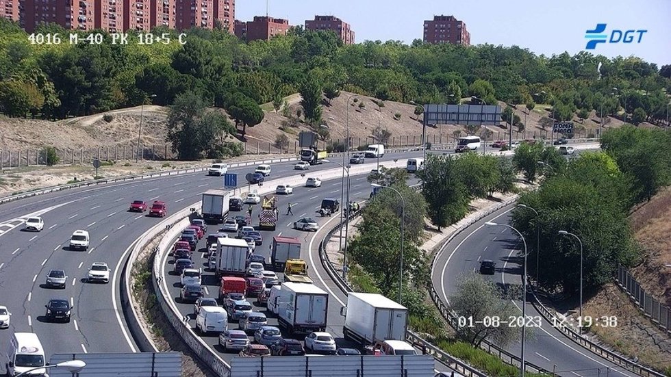 Arde un vehículo en la M-40