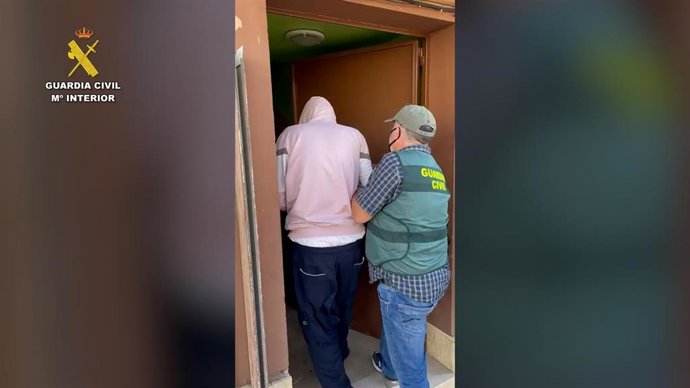 La Guardia Civil desmantela un entramado de apoyo a Estado Islámico.